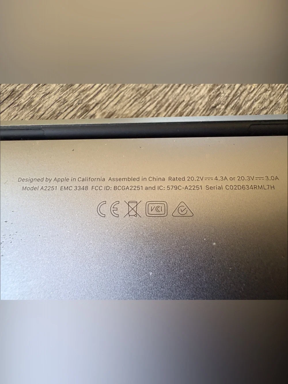 Apple MacBook Pro - Silver Aluminum